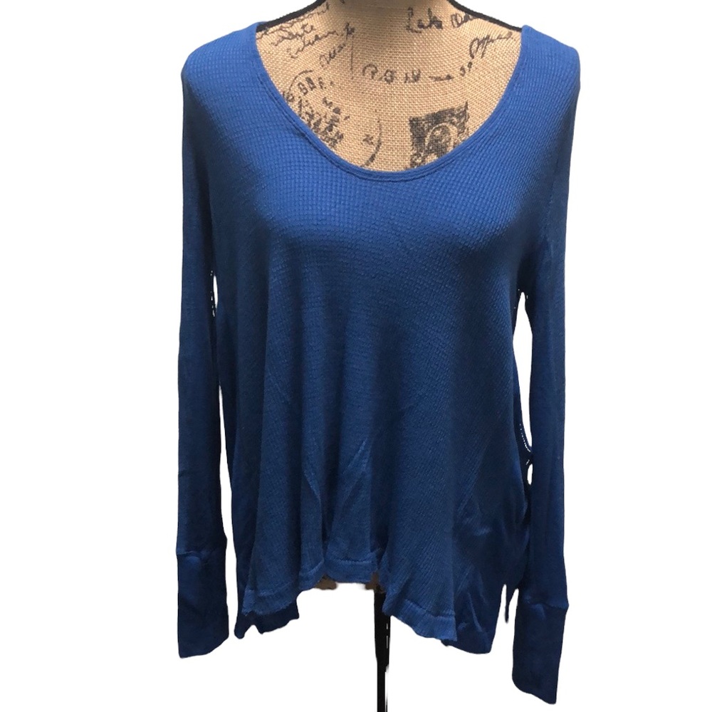 {We The Free} Blue Long Sleeve Scoop Neck Thermal Top